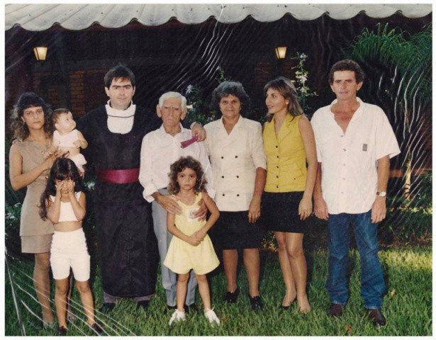 Com CLAUDIA REGINA BINOTI BORGES, JOAQUIM PAULINO BORGES - TIO QUINCA, ALZITA DE JESUS, MARCIA BORGES DE JESUS e SIDNEY LUIZ FREITAS - FOGUINHO , em 1992
