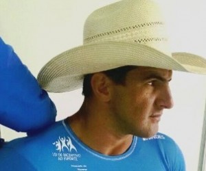 Rufino com seu chapéu de Cowboy antes da prova  (Foto: Arquivo pessoal)