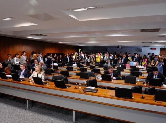 Projeto de lei da Câmara (PLC 28/2015) que estabelece reajuste escalonado, em média de 59,49%, para os servidores do Poder Judiciário (Edilson Rodrigues/Agência Senado)