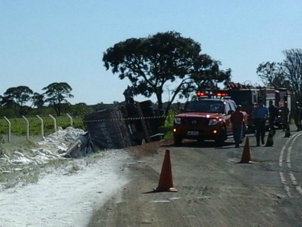 Polícia diz que acidente pode ter ocorrido por causa de cansaço de um dos motoristas (Foto: Divulgação/ Corpo de Bombeiros)