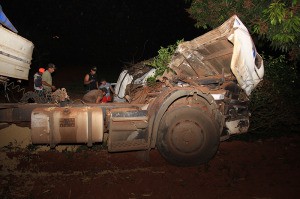 Destruída, a cabine foi arrancada do chassi - Foto Jovem Sul News