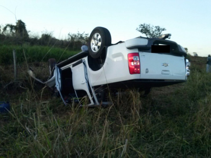 Fotogaleria: como ficou o veículo após acidente com casal cassilandense