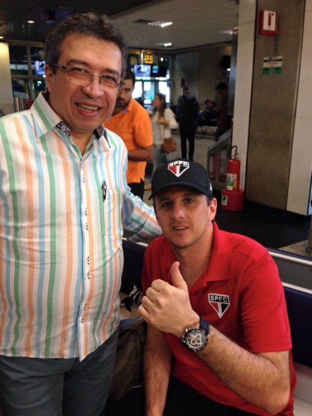 O cassilandense Orency Silva, hoje residindo em Brasilia, encontrou com os jogadores do São Paulo, hoje, no aeroporto de Congonhas em São Paulo. Aguardavam o avião para Curitiba. Segundo ele, é o seu time do coração
