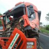 Caminhão do Chapadão do Sul colide violentamente próximo a Paranaiba
