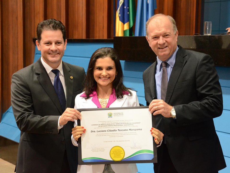 Professora da UEMS recebe Diploma de Honra ao Mérito Agronômico