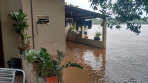 Nível do rio Taquari continua subindo e município fica em estado de alerta