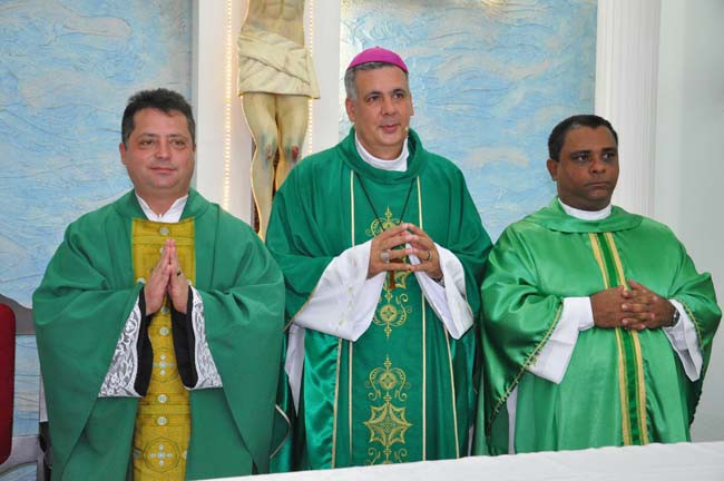 Padre Maurilio (e) Bispo Dom Luiz e o Padre Marcilio.