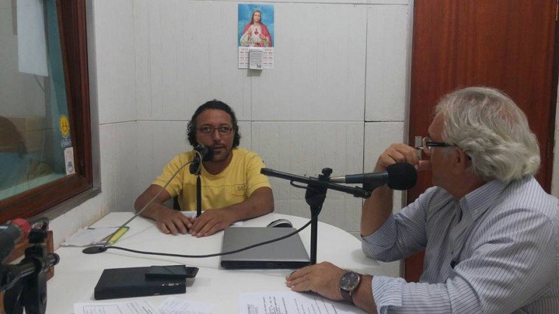 Foto do Facebook: José Roberto sendo entrevistado pelo âncora do Rotaativa no Ar, João Girotto.