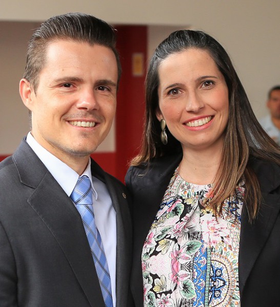 Guilherme Colagiovanni Girotto e sua esposa, também advogada, Lívia de Souza Oliveira Girotto (Foto: Maurício Paulino)