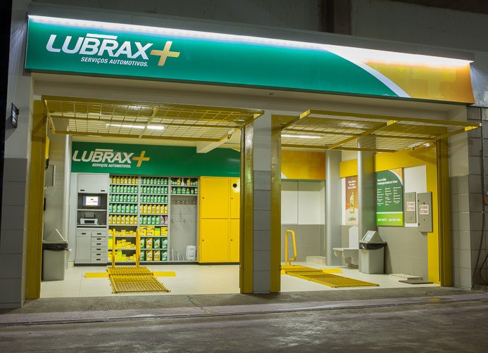 "Super troca de óleo Lubrax+" é no Auto Posto Esplanada, com novidades