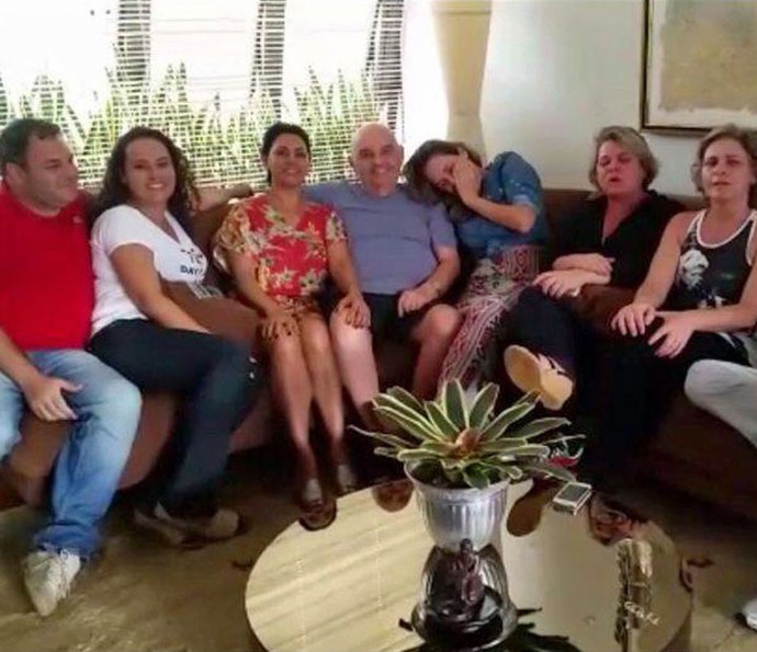 Ana Paula com a família em Belo Horizonte. Foto: arquivo pessoal