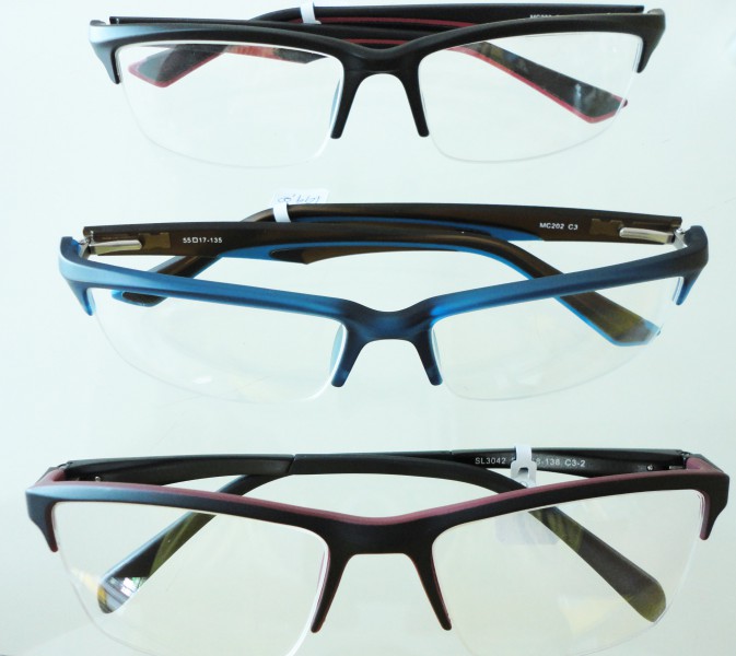 Ótica Jóia tem diversas opções em armações de óculos; veja mais fotos