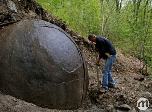 Fotogaleria: esfera misteriosa encontrada em floresta intriga cientistas