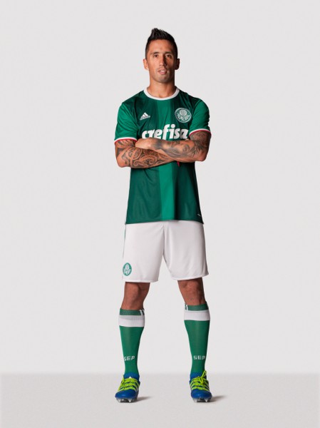 Palmeiras lança novo uniforme 