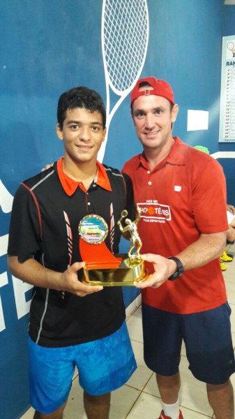 Fotogaleria: cassilandense campeão no torneio de Tênis em Paranaíba