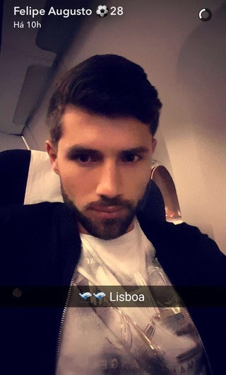 Felipe postou mensagem no Snapchat a caminho de Portugal (Foto: reprodução / Snapchat)