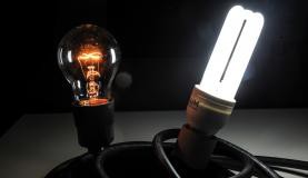 Vendas de lâmpadas incandescentes estarão proibidas a partir do dia 30 (Marcello Casal Jr/Agência Brasil)