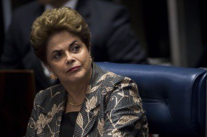 Dilma Rousseff, durante sessão no Congresso Nacional. (foto: Agência Brasil)