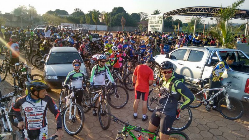 Foi realizado ontem na Lagoa Santa um passeio ciclístico. Foto de Luiz da Gazeta