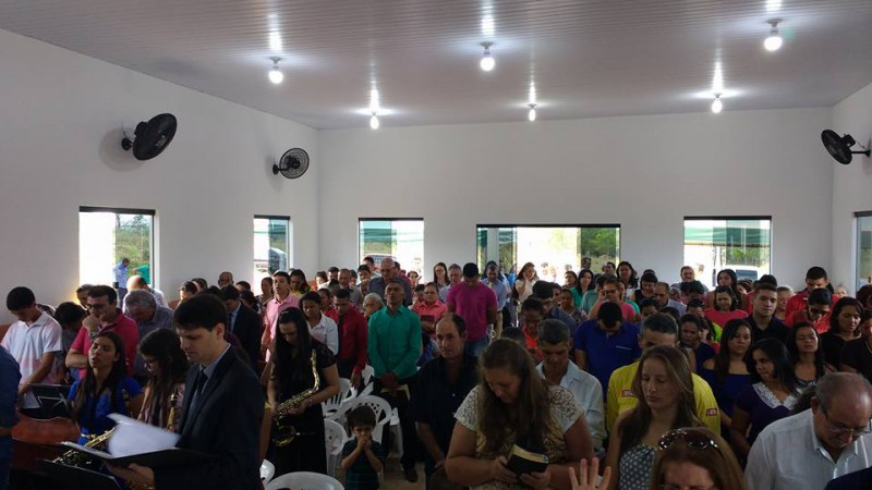 Foi inaugurado hoje o templo da Igreja Asssembléia de Deus no assentamento Aroeira. Foto de Clodoaldo Lima e Silva postada no Facebook 