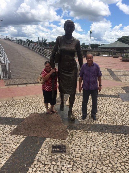 O casal Valtinho/Maria Eva visitando o filho Rodrigo em Rio Branco - AC e conhecendo os pontos turísticos. Foto do Facebook de Rodrigo Machado.