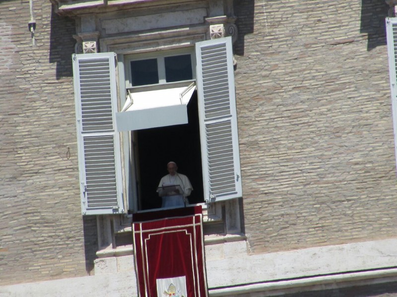No Vaticano, participaram da oração do meio de dia que ocorre aos domingos, Fotos: Antonio Maurílio