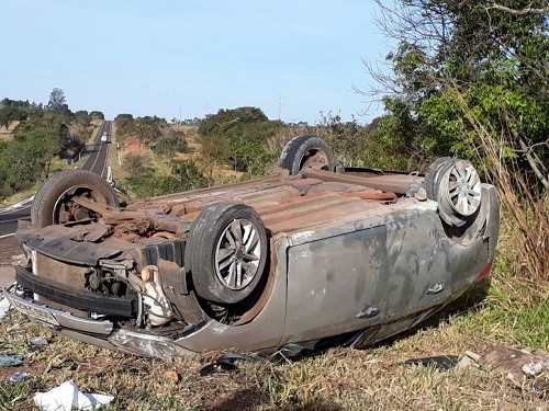 Motorista Perde O Controle De Veículo E Capota Diz Site Geral Cassilândia Notícias 8983