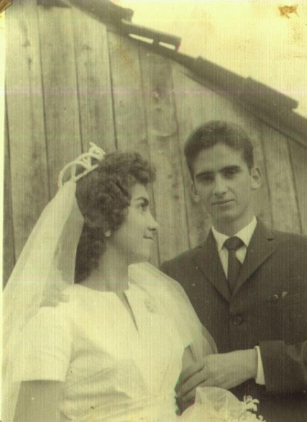 O casamento do ex-prefeito e titular do Cartório de Registro de Imóveis Édio Amim e Isaura. Foto do Museu de Imagem de André Assis.