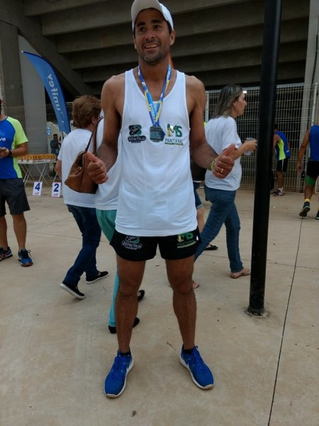 Eder Araujo foi o quarto colocado em corrida de 5 km realizada na cidade paulista de Votuporanga, na manhã de hoje. Disputou com os melhores da região