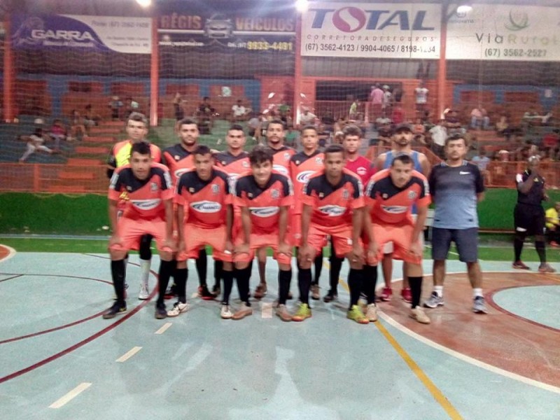 No primeiro jogo do Intermunicipal de Futsal a equipe de Cassilândia venceu o Aporé pelo placar de 3  a 2. O jogo foi realizado ontem em Chapadão do Sul. Foto Facebook.