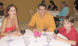 Amantino, gerente da Pernambucana, e famíliaGenivaldo Nogueira