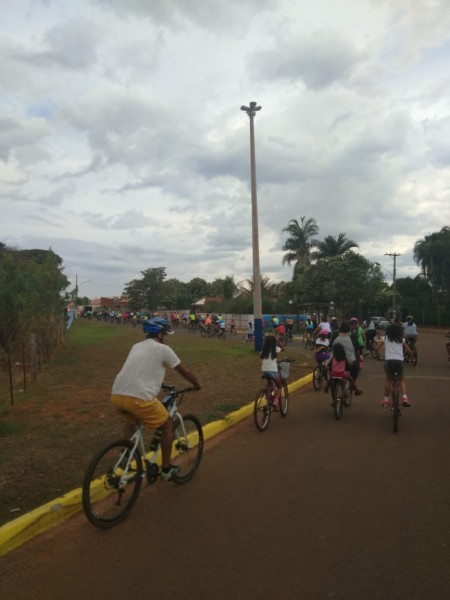 O arquiteto José Alberto organizou um bem sucedido passeio ciclístico na tarde de ontem, do centro da cidade até o Salto. Contou com o apôio do departamento de esportes.