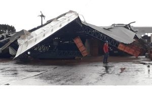 Vendaval causa destruição no Terminal Rodoferroviário da Ferronorte 