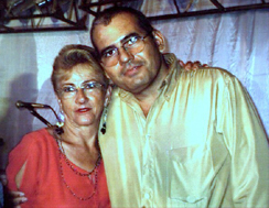 Dona Geralda com Raul RatierBruna Girotto