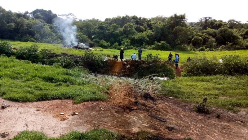 Aeronave caiu em fazenda perto de Jequitaí — Foto: Samu/Divulgação 