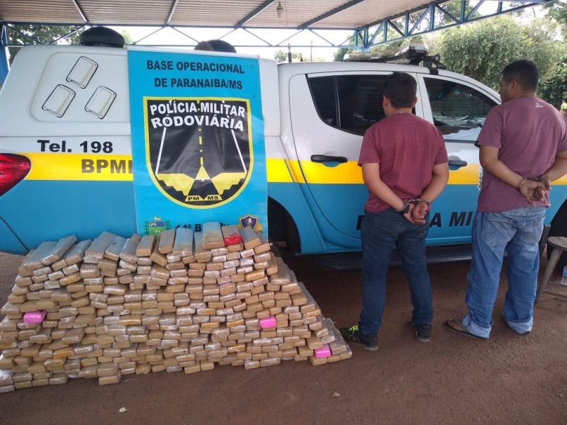 Fotogaleria: PMR prende batedor e traficante com quase 300kg de maconha