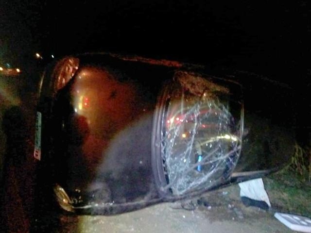 Carro capota na MS 306 no retorno de Indaiá do Sul; três feridos