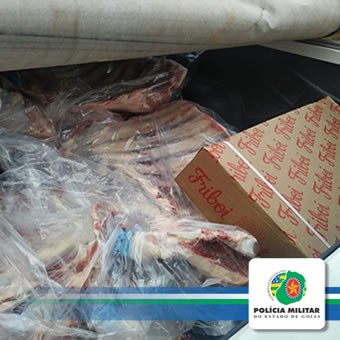 Operação em conjunto com a Agrodefesa apreende carne transportada ilegalmente