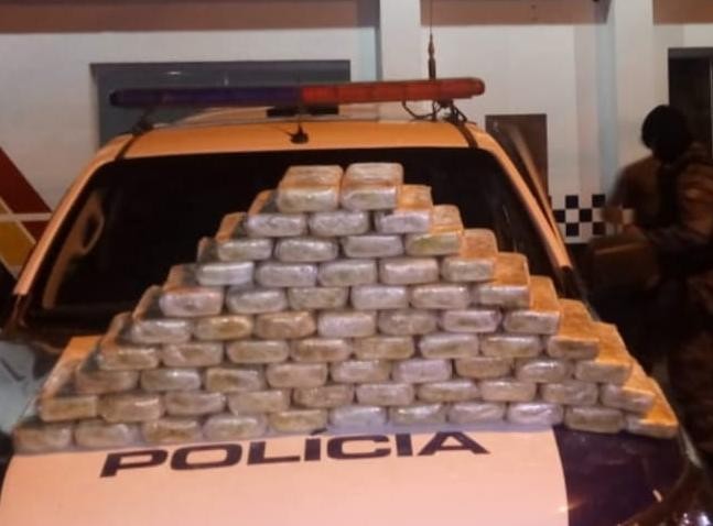 PM de MT apreende pasta base de cocaína em fundo falso de veículo 
