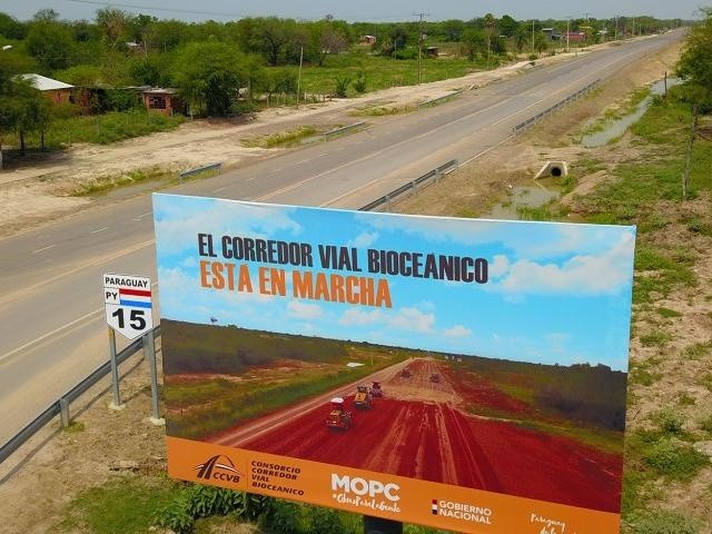 Rodovia que corta região do chaco paraguaio (Foto: Campo Grande News)