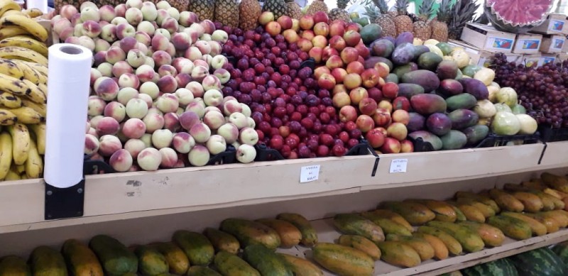Frutas fresquinhas como cereja, lichia, amora, pitaya e miritlo já chegaram no Seiara.