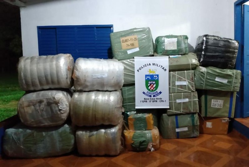 Fotogaleria: Polícia Militar apreende 21 fardos de mercadorias do Paraguai