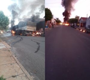 Carreta e incendiada em bairro da cidade 