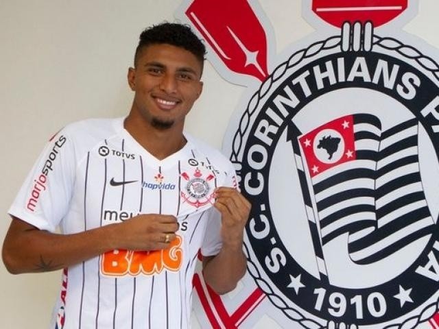 Éderson assinou contrato de cinco anos com o Alvinegro paulista (Foto: Daniel Augusto Jr/Ag. Corinthians)
