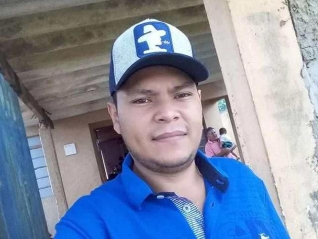 O paraguaio Erasmo Ortiz foi morto a tiros de pistola em bar na fronteira (Foto: Capitán Bado.com)