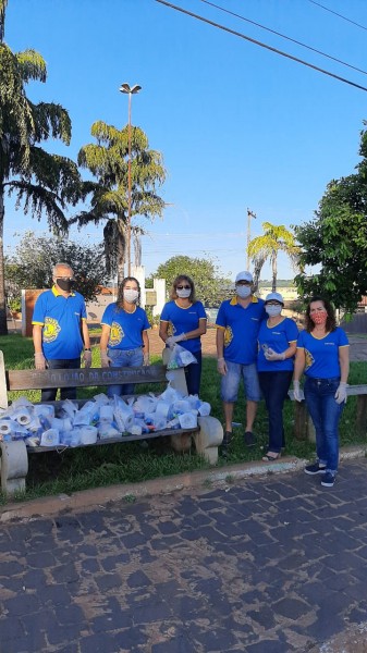 Lions Club Vale do Aporé realiza distribuição de kits de higiene à caminhoneiros