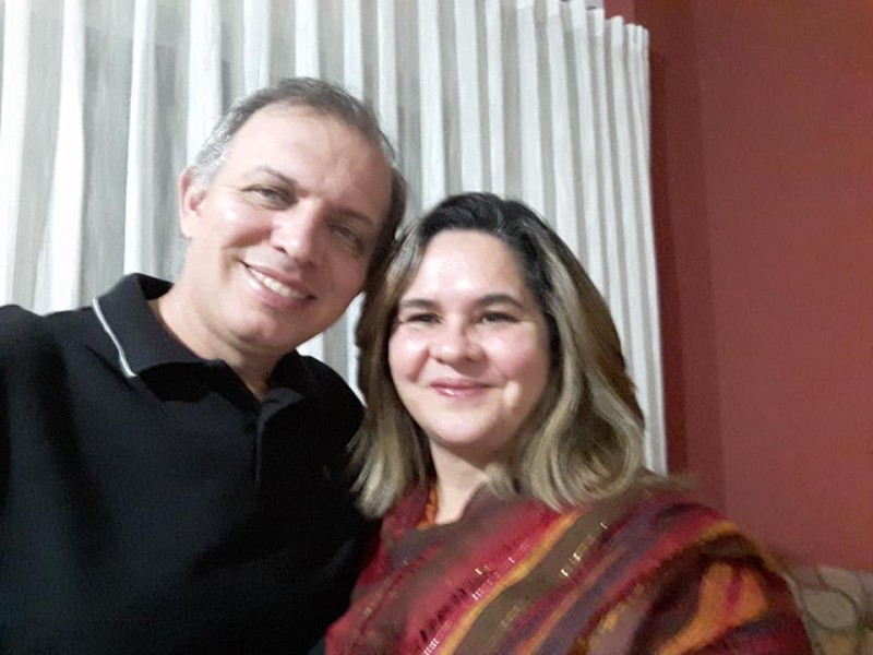 Pedro Borges de Souza e Tânia Regina estão comemorando hoje Bodas de Palha, 23 anos de casamento. Parabéns.