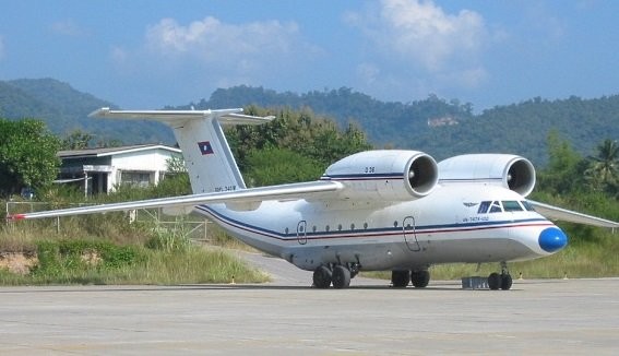 Antonov An-74 ficará duas horas parado no Aeroporto Internacional de Campo Grande. (Imagem: Divulgação)