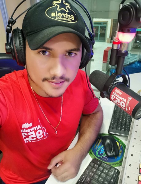 Anderson Luan, diretor da Rádio Alvorada de Fernandópolis e companheiro de trabalho de Márcio Costa.