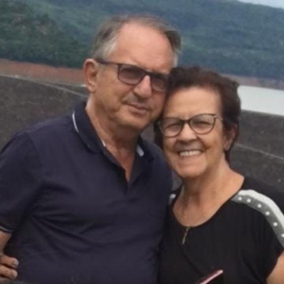 O casal Salete/Velci Santin está comemorando 52 anos de casados. Parabéns, ao exemplo de casal.